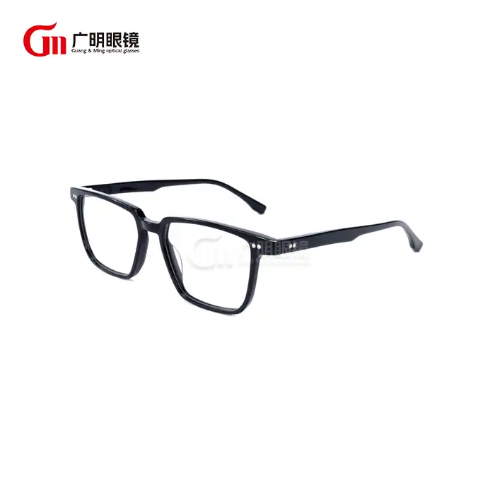 Are square men's eyeglasses still in style for 2025?